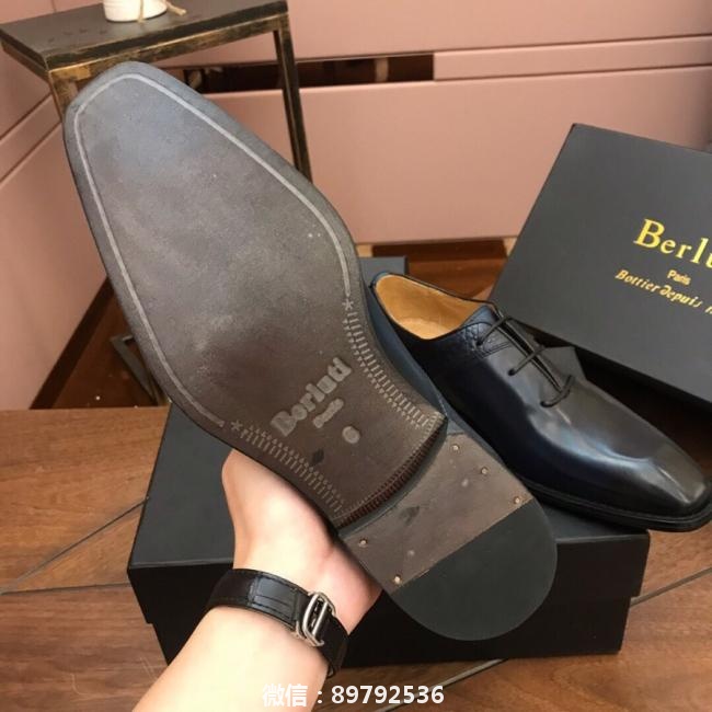lv  Berluti（伯尔鲁帝）成立于1895年的法国男士奢侈品品牌。意大利进口牛皮鞋