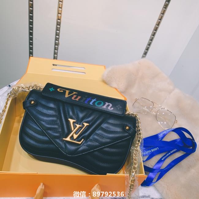 lv￥Louis Vuitton 最新绣花爆款