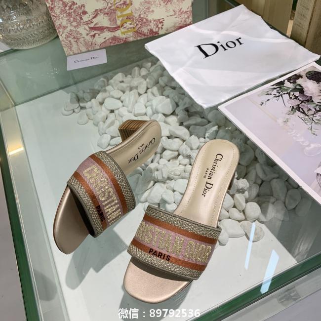lv  2020专柜（Dior）迪奥新色女士平底拖鞋