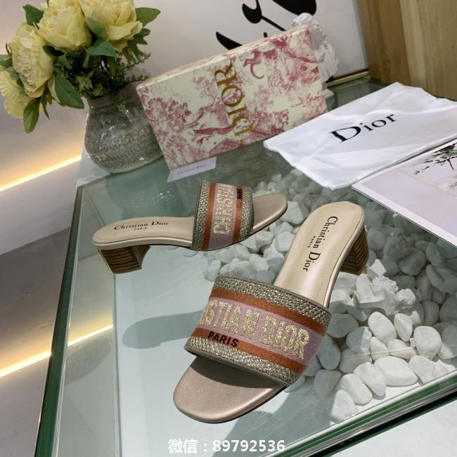 lv  2020专柜（Dior）迪奥新色女士平底拖鞋