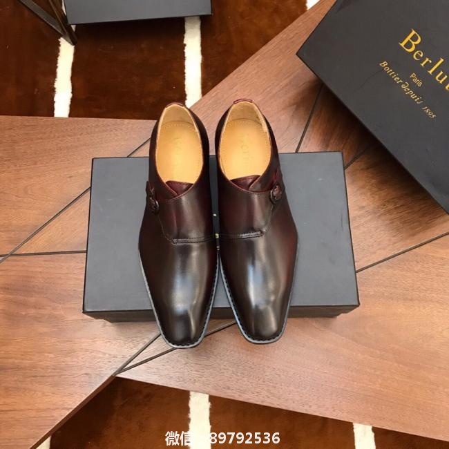 lv   Berluti（伯尔鲁帝）成立于1895年的法国男士奢侈品品牌。意大利进口牛皮鞋