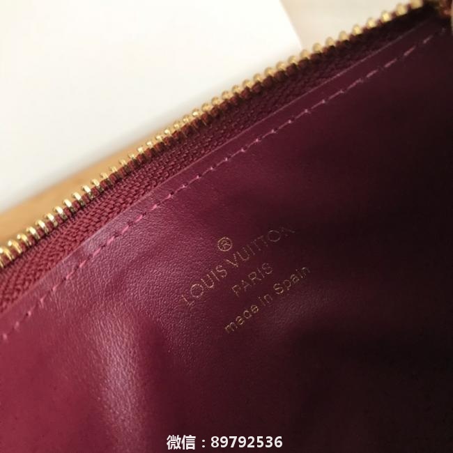 lv M62257紫红  PORTE-CARTE ZIPPE卡片夹   Monogram 帆布材质 体积小巧 配有拉链口袋