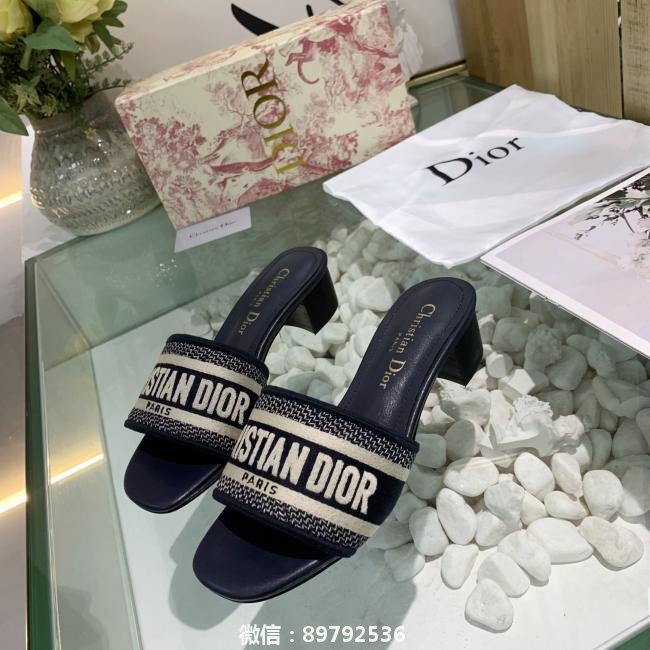 lv2020专柜（Dior）迪奥新色女士平底拖鞋
