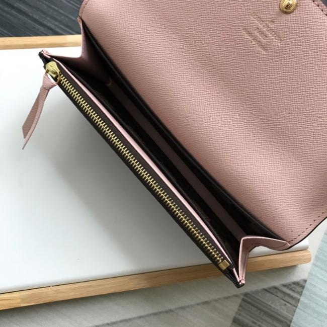 lv N60214 啡格粉色  功能实用且设计华美的 Emilie 钱夹采用柔软的 Monogram 帆布制成 衬以颜色鲜艳的内衬 气质极为优雅 多袋