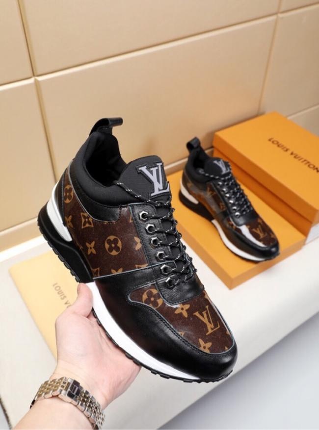 lvLouis Vuitton(路易威登/LV)男士2019专柜同步发售、顶级代购意大利进口滳胶防水面料、内里采用水染羊皮、鞋