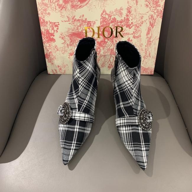 lv  【Dior】19秋冬女士D-Sculpture尖头靴及踝靴！\rD-Sculpture千鸟格短靴