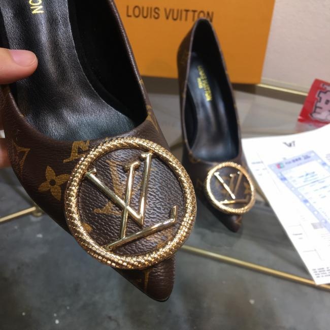 lv  --Louis·Vuitton  2019专柜新品 秀气尖头楦型配以显眼\