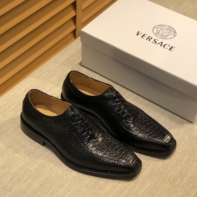 lv出厂价 原单品质 范思哲Versace 来自意大利知名的奢侈品牌......VERSACE范思哲⚠️ 20年官网西装鞋