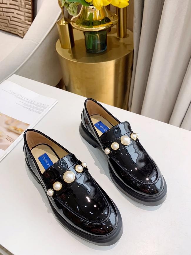 lv  专柜最新 Stuart Weitzman 最新秀气珍珠饰扣和英伦风流苏小皮鞋