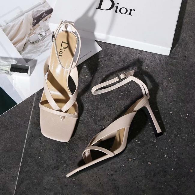 lv自在步伐随你所动！经典诠释自我！Dior凉鞋
