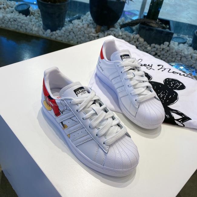 lv  阿迪达斯【Adidas SUPER STAR】金标贝壳头迪斯尼联名米奇老鼠 时尚休闲板鞋