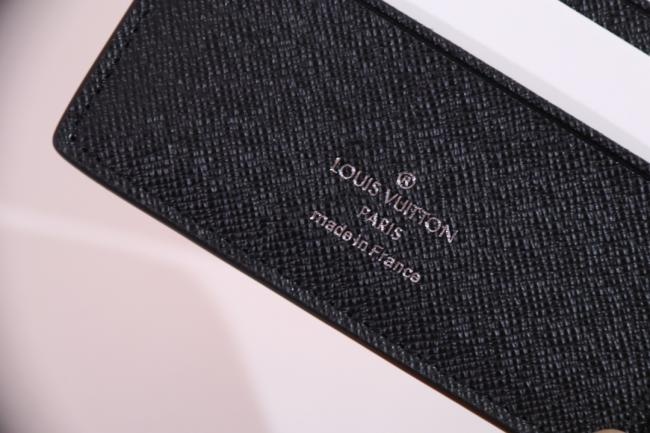 lvMULTIPLE短钱夹M60895采用炫酷帆布搭配柔软皮革內里