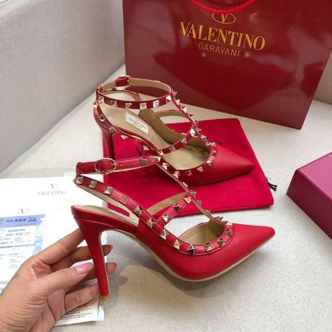 lv  【粉色荔枝纹皮系列】跟高:9.5cm+6.5cm。华伦天奴 (Valentino) 是全球高级定制和高级成衣奢侈品