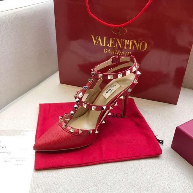 lv  【粉色荔枝纹皮系列】跟高:9.5cm+6.5cm。华伦天奴 (Valentino) 是全球高级定制和高级成衣奢侈品