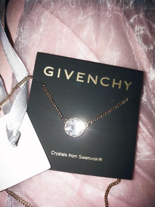 纪梵希锁骨链732010,关于纪梵希(Givenchy)化妆品