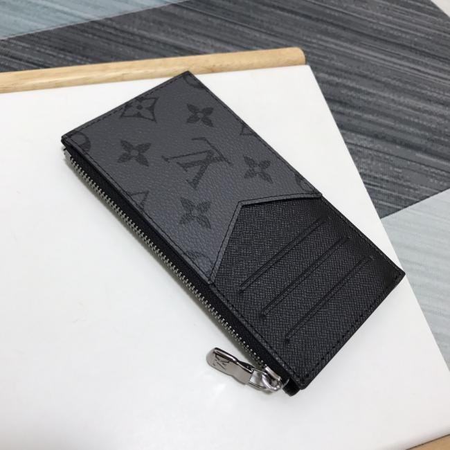 lv M69533  COIN 卡夹 由路易威登标志性的黑色Taiga皮革裁制而成的Coin卡夹