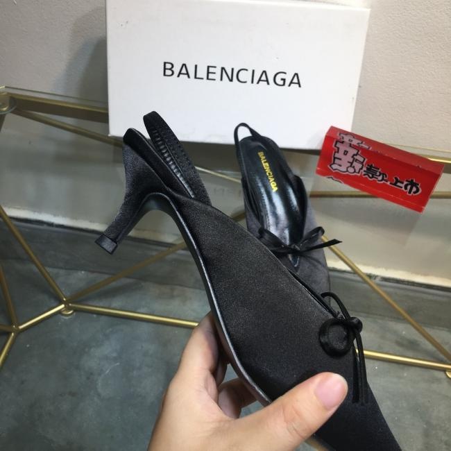 lv  Balenciaga 时尚界最有影响力的品牌之一。1919年由克里斯托瓦尔。巴朗斯加(Cristóbal Balenciaga)成立