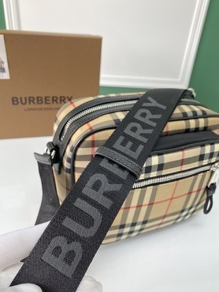 Burberry Vintage 复古格纹斜背包，精巧款式5000065