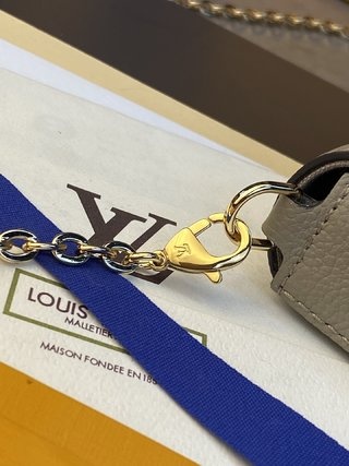 Louis Vuitton Monogram Empinte Pochette Félicie 链条包，可肩背手拿