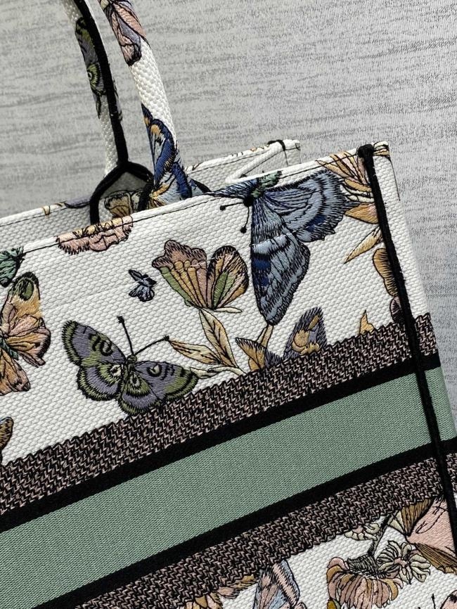 Dior 迪奥 Tote 中号现货 花蝴蝶系列，高雅大气，可爱刺绣设计