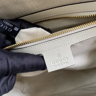 Gucci 621新款米白全皮专柜包装