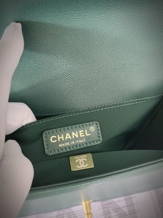 CHANEL 530系列 BOY口盖包，小牛皮绿色款式
