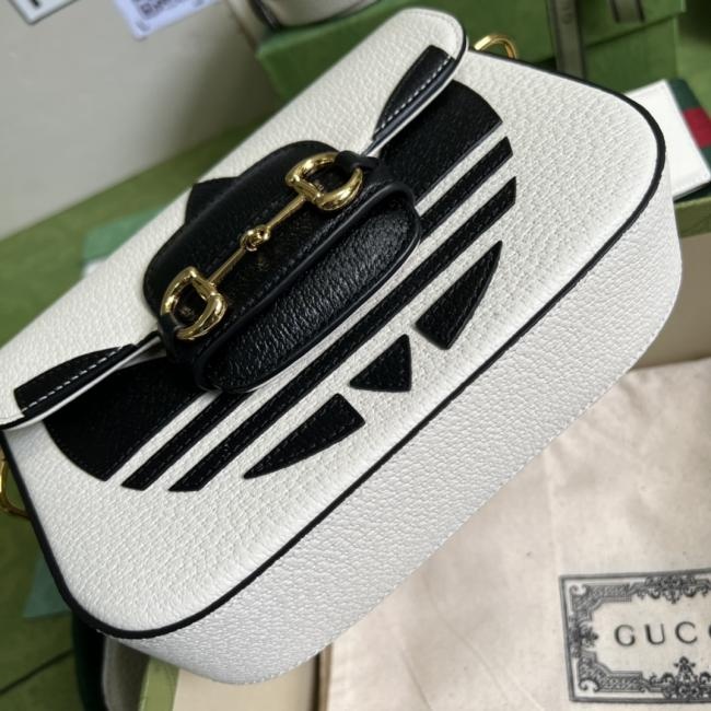 Gucci 1955系列迷你手袋6585款，adidas联名Trefoil印花设计
